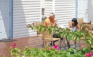 親戚のようなあたたかさで…